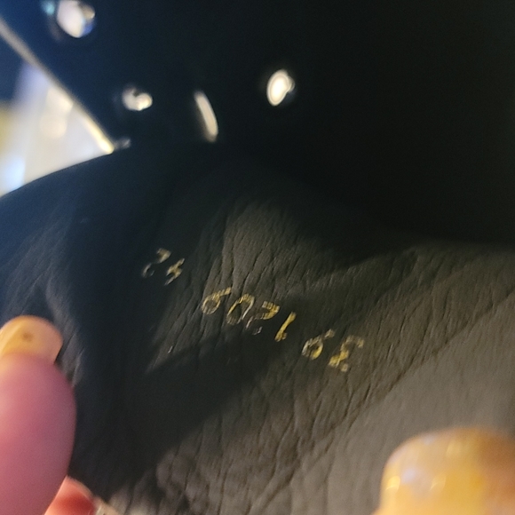 Balenciaga mens high top sneakers sold out at Christmas - Picture 4 of 8